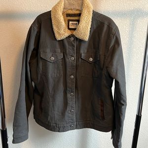 Lightly loved Woman’s Mountain Khakis Sherpa Barn Jacket!